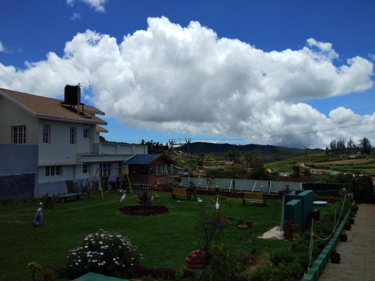 Drizzle Drop Inn Ooty Exterior photo