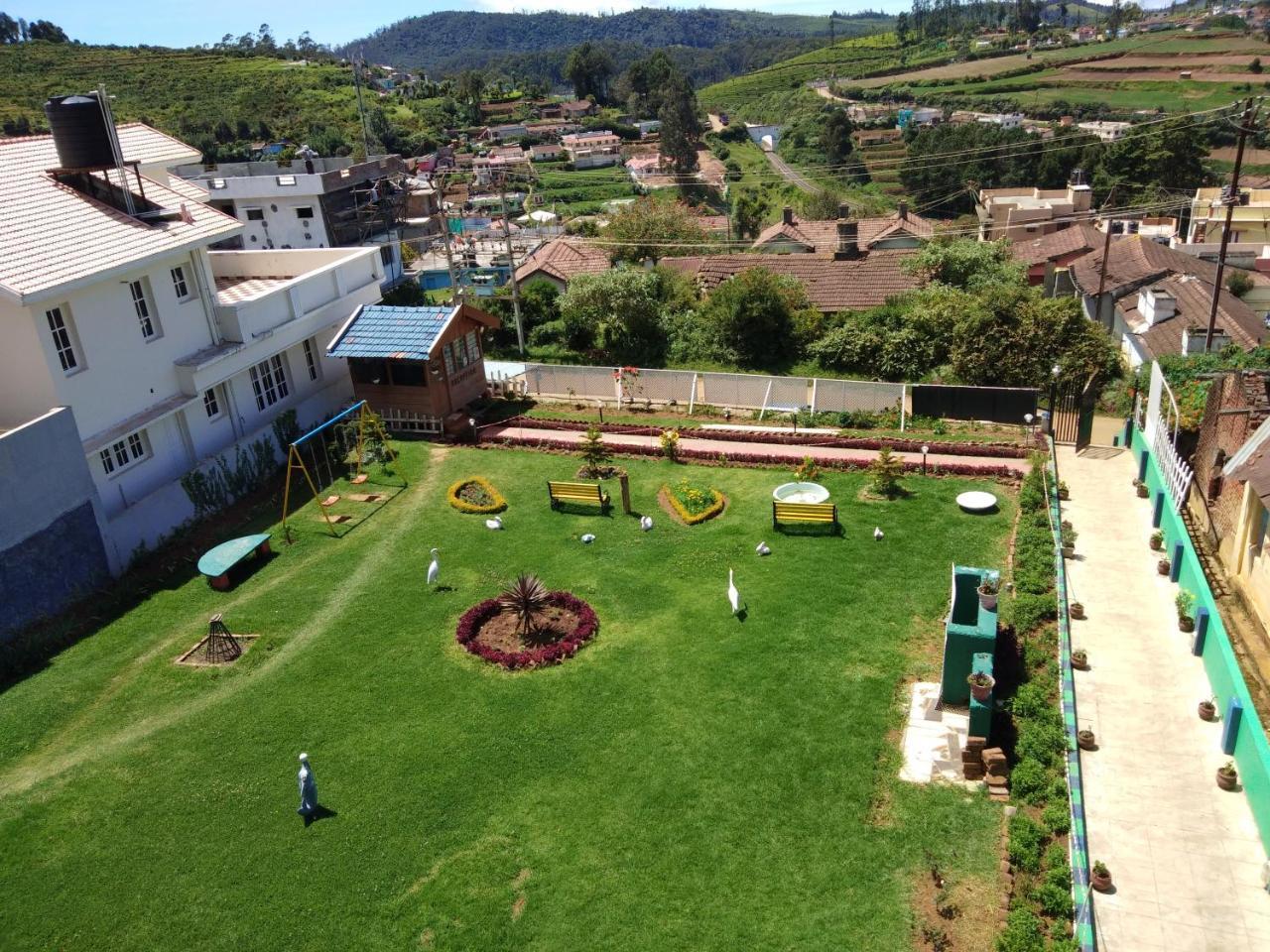 Drizzle Drop Inn Ooty Exterior photo